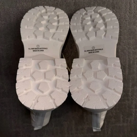 Fashion Nova White Oh You Heart Quilted Combat Boots - Size 7 - Picture 7 of 7